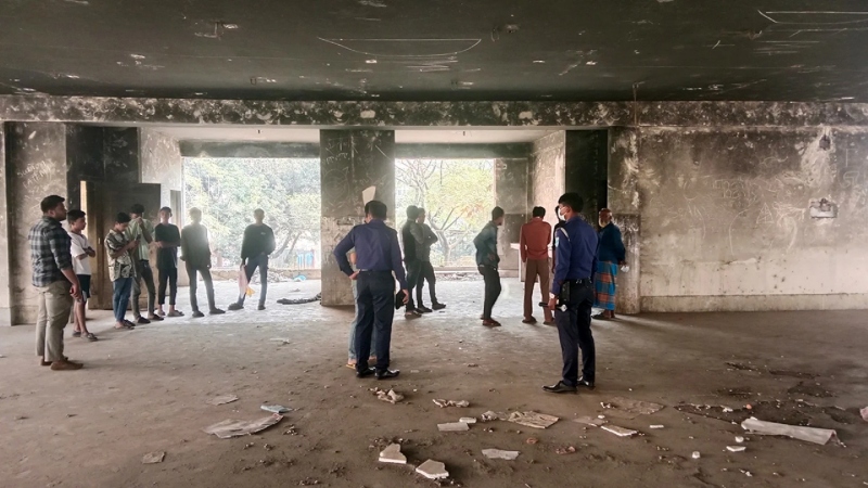 সাভারে পরিত্যক্ত কমিউনিটি সেন্টারে ২ মরদেহ